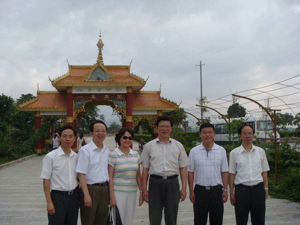 中央財經(jīng)領(lǐng)導(dǎo)小組辦公室經(jīng)貿(mào)組組長張松濤蒞臨西瑪電機(jī)視察指導(dǎo)工作。